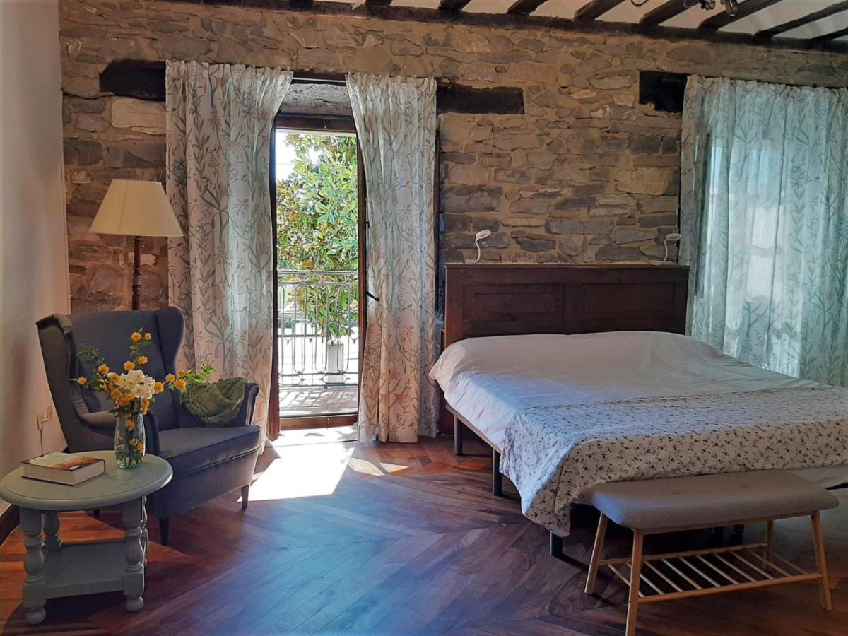 Hotel Dona Lola Izarra Extérieur photo