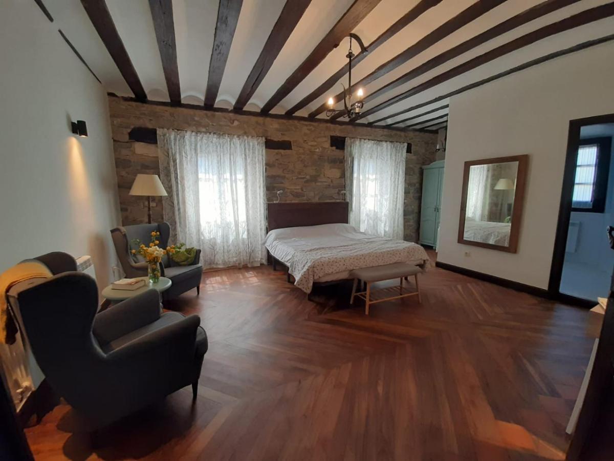 Hotel Dona Lola Izarra Extérieur photo