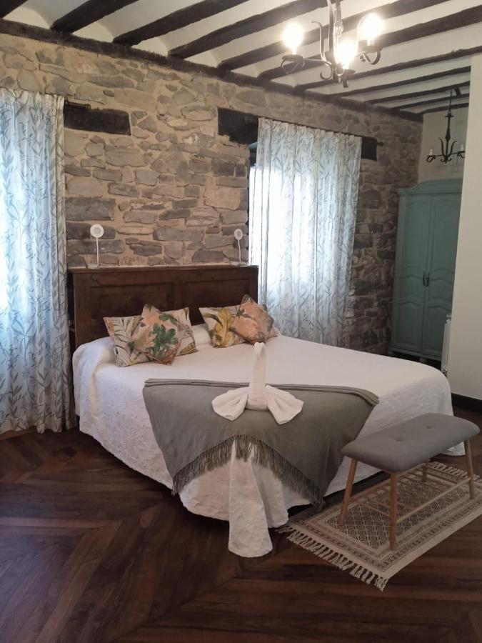 Hotel Dona Lola Izarra Extérieur photo